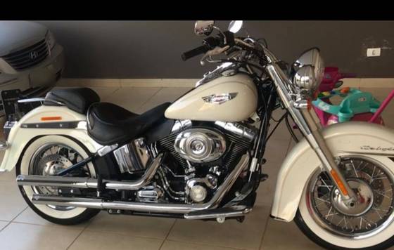 HARLEY-DAVIDSON SOFTAIL DELUXE 